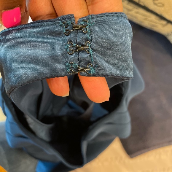 ABS rose sleeved dress - Picture 9 of 15